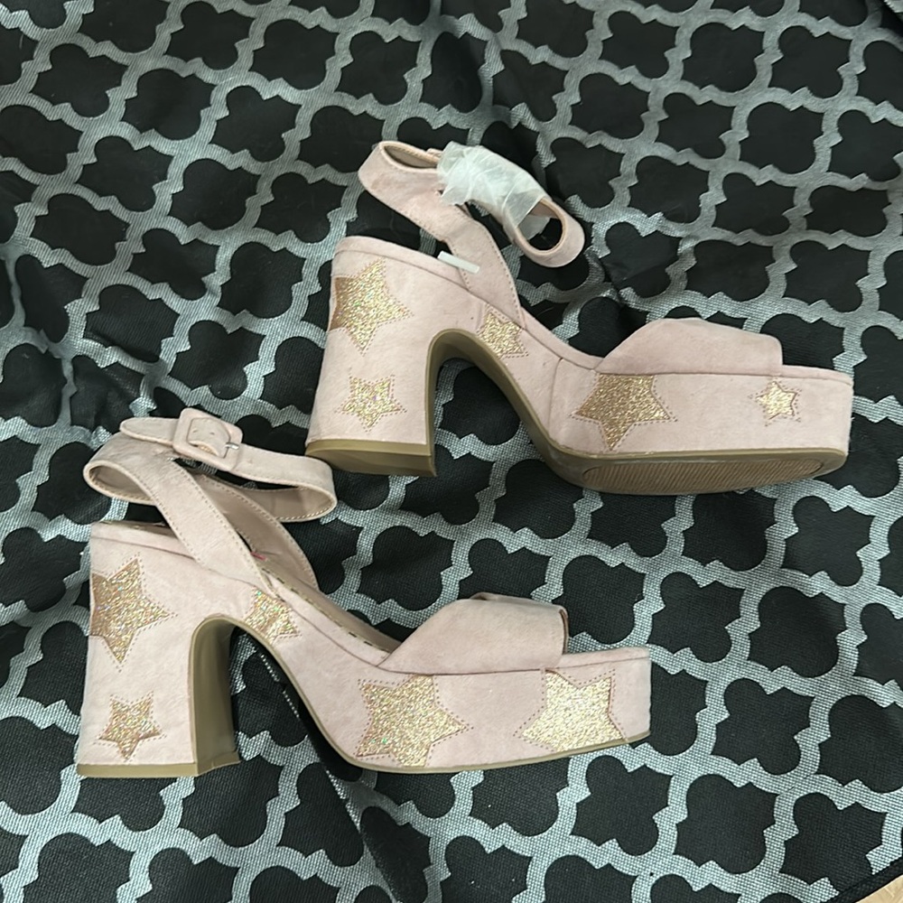 NWT Betsey Johnson millennial pink chunky heels - Sz9
